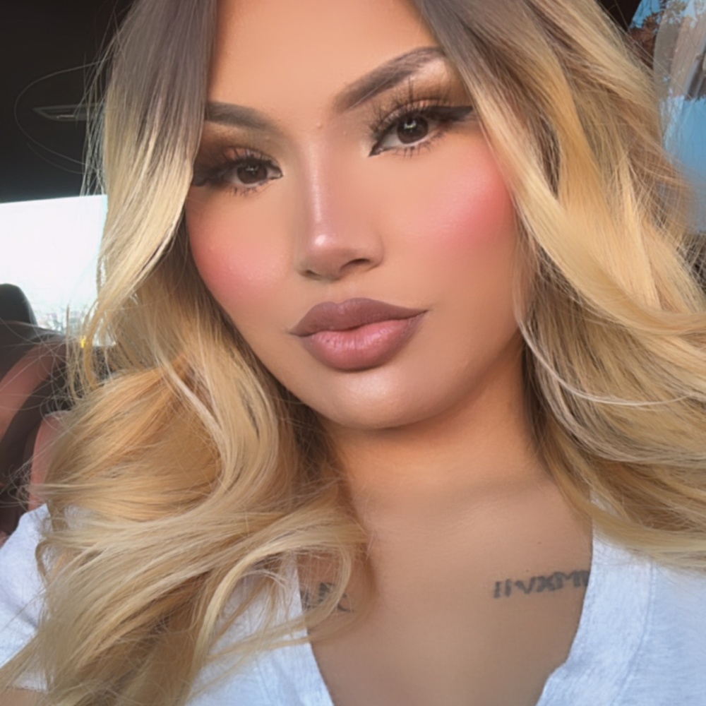 Meet your Posher, Ina